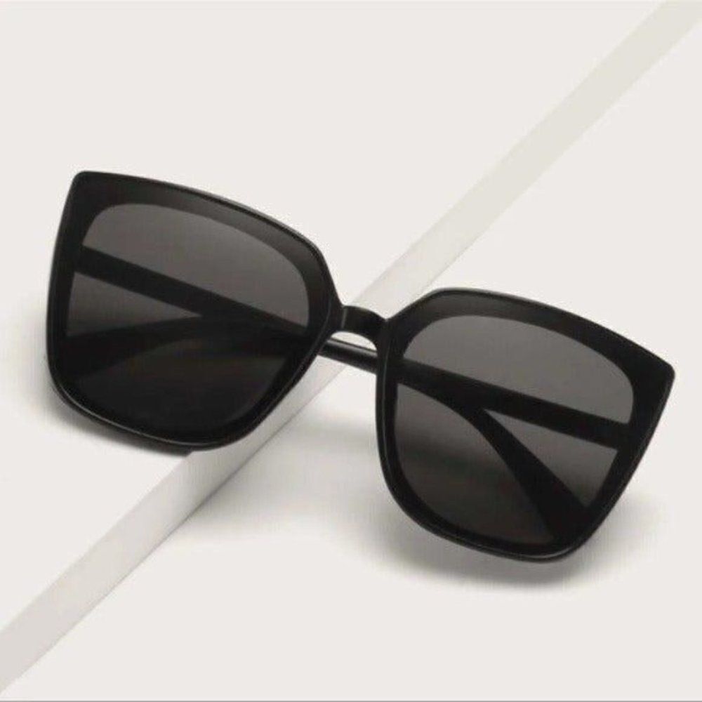 Black Oversized Sunglasses Square Retro Style Nwt - Picture 2 of 5